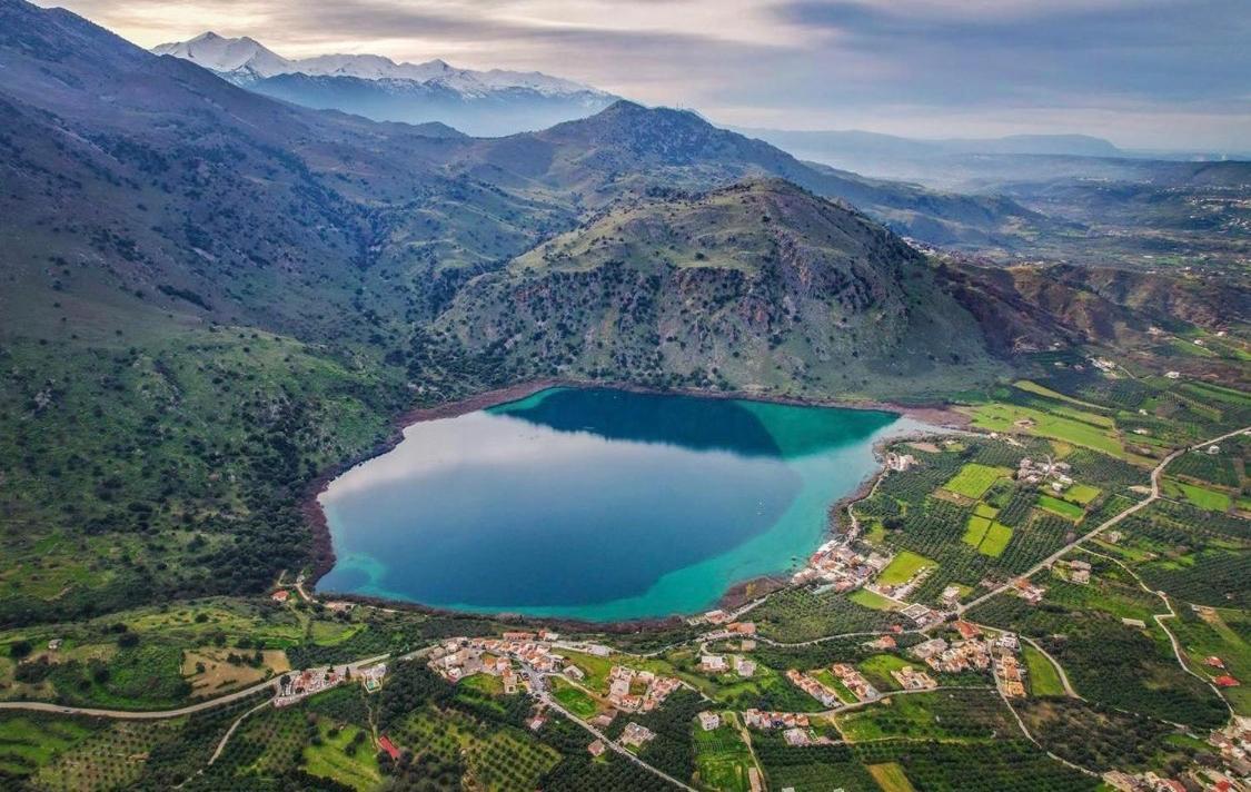 Korissia With Lake View Kournas Екстер'єр фото