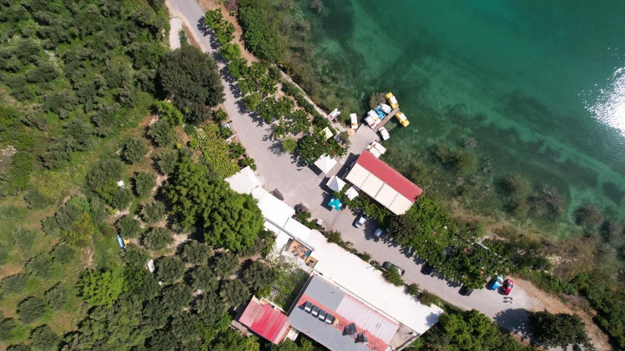 Korissia With Lake View Kournas Екстер'єр фото